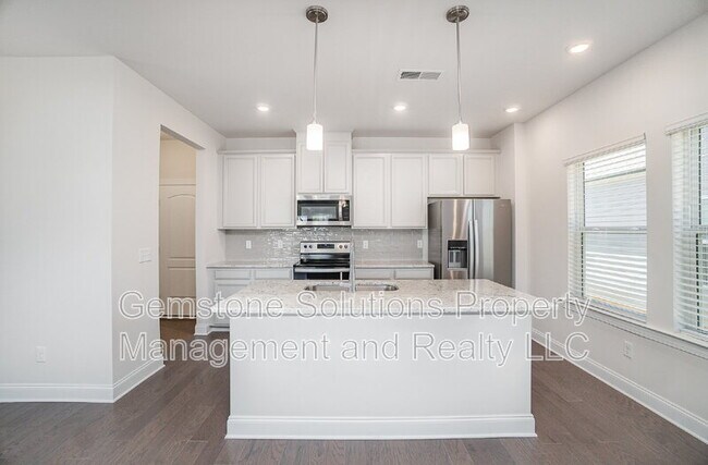 Building Photo - 639 Taylor Bend