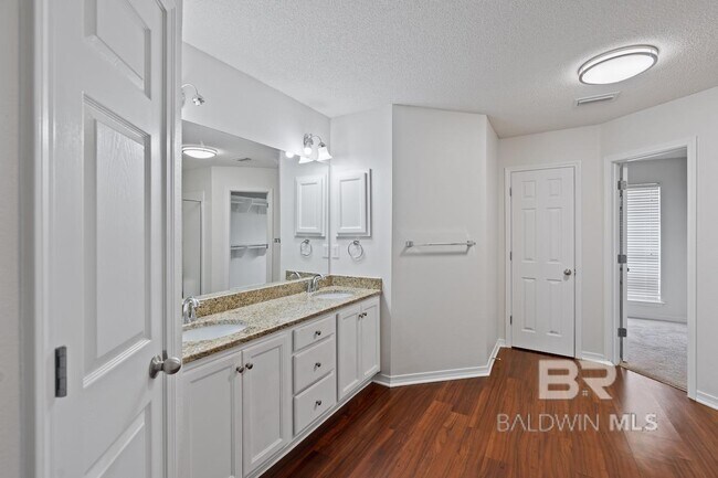 Building Photo - 157 Pemberton Loop