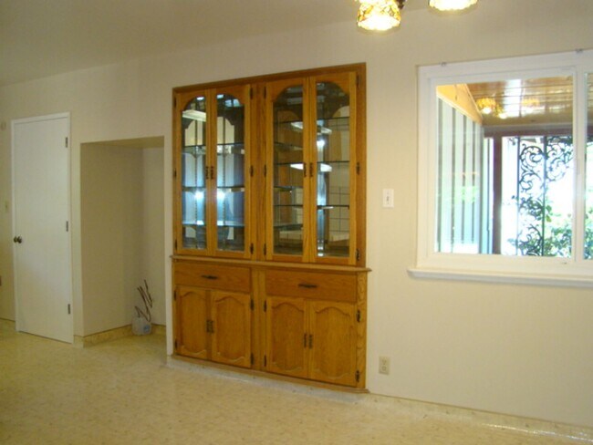 Building Photo - 14976 Ridgetop Dr