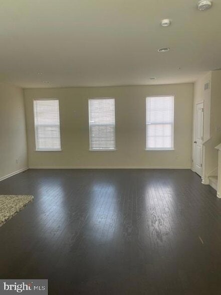 Building Photo - 112 Graystone Dr