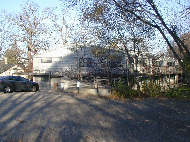 Building Photo - 1729 N High Point Rd