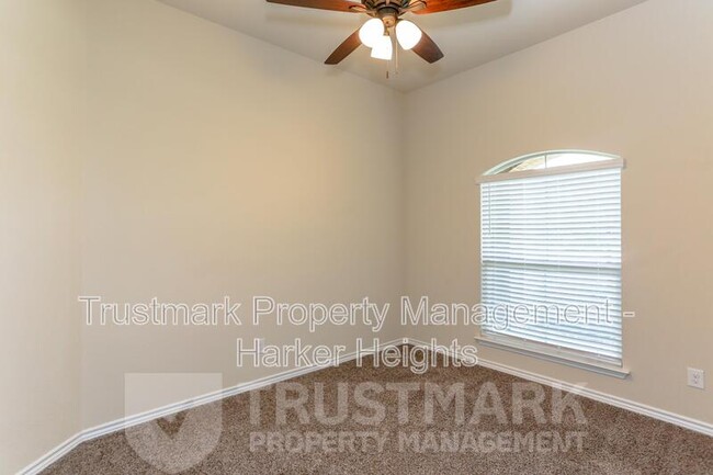 Building Photo - 5610 Fenton Ln