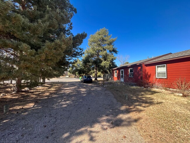 Building Photo - Adorable Duplex Close on West Side of Fort...