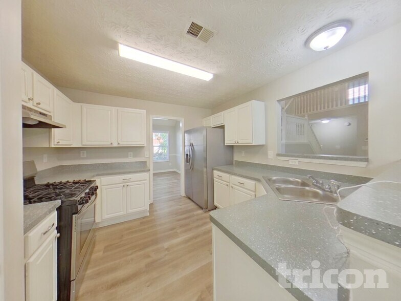 Building Photo - 7485 Ferrara Dr