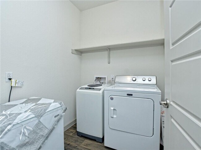 Building Photo - 4612 Oxgang Dr