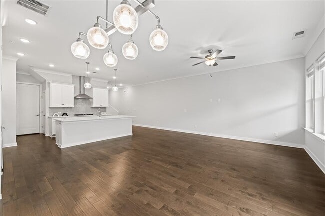 Building Photo - 240 Walker Ave