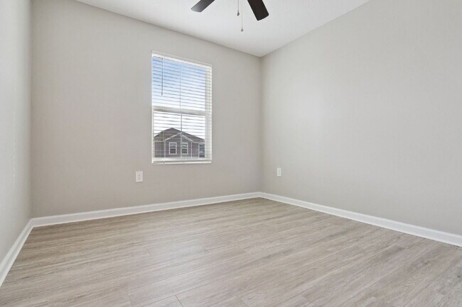 Building Photo - Spacious 4-Bed Retreat with 2.5 Baths in Davenport, FL – Your Next Rental Home Awaits!