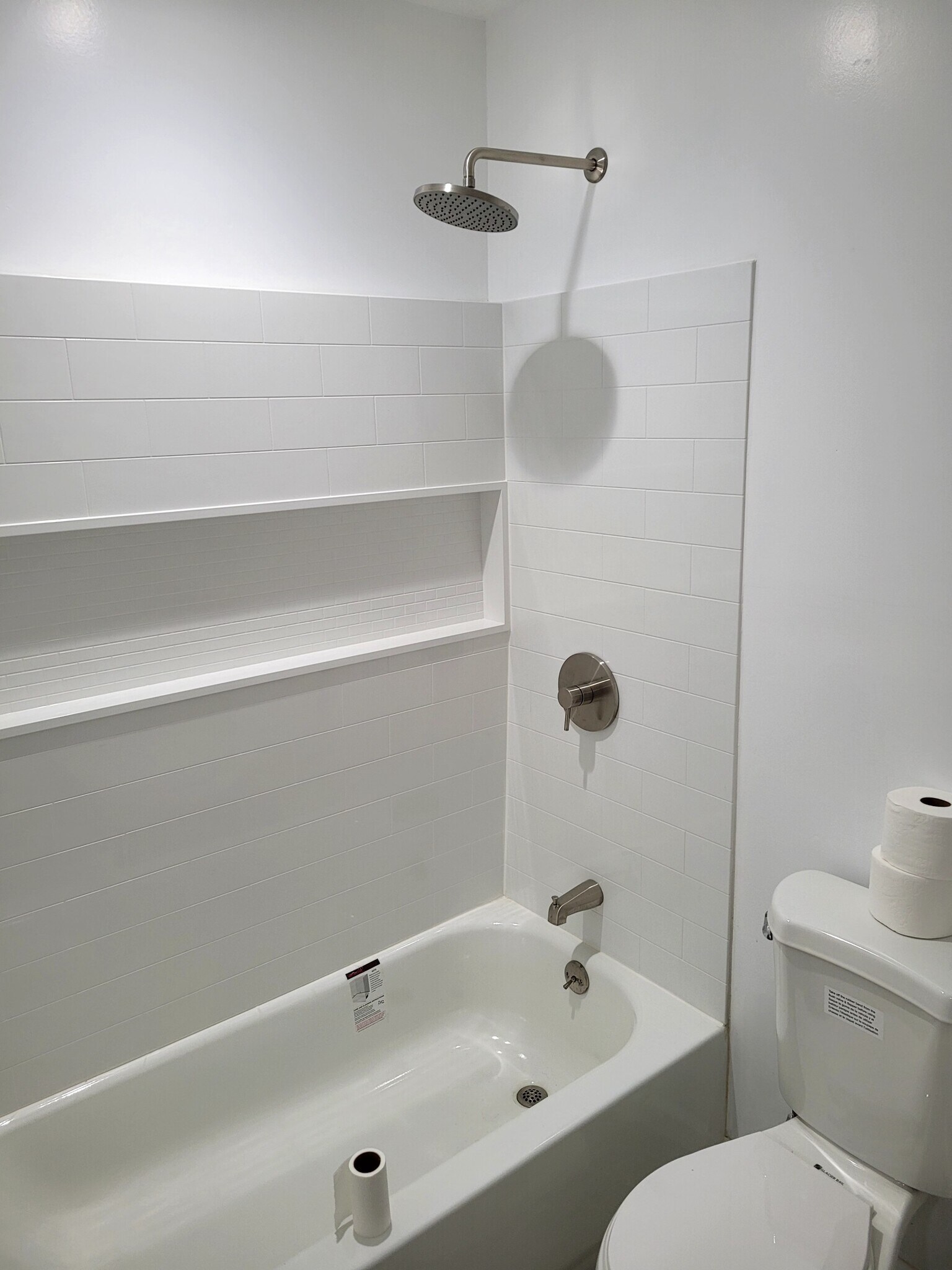 Guest bathroom - 14149 Flomar Dr