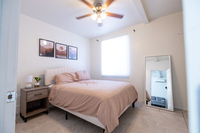 Building Photo - Tour this Private Marana Casita Today! Uni...