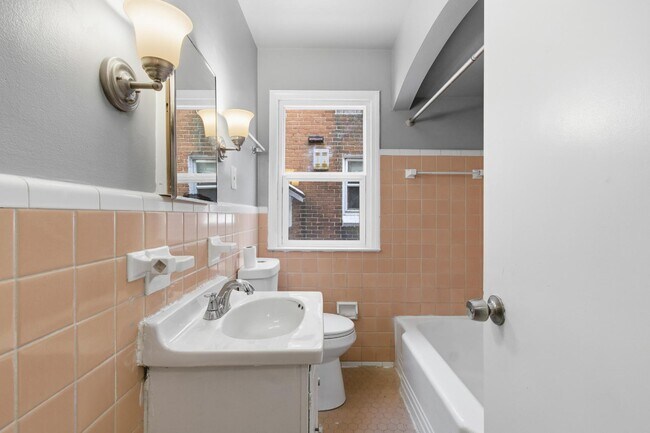 Building Photo - 9233 McKinney St