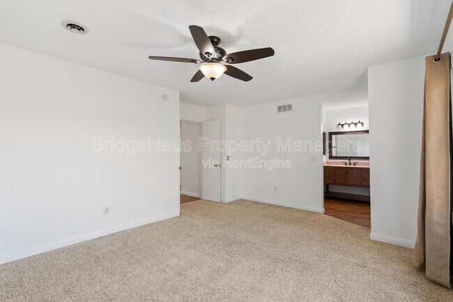 Building Photo - 11004 Collinwood Dr