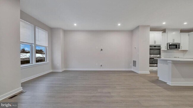 Building Photo - 13170 Arches Rd