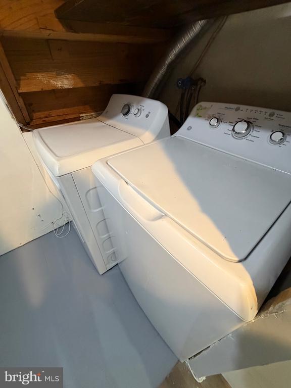 Building Photo - 2004 Kelmore Rd