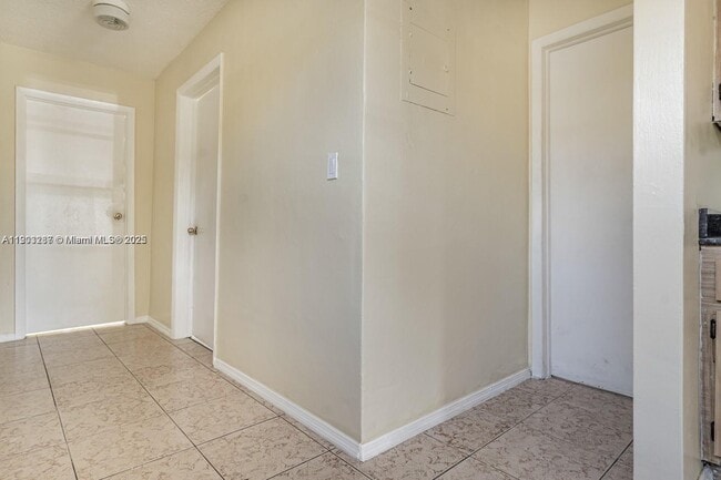 Building Photo - 805 NW 3rd Terrace