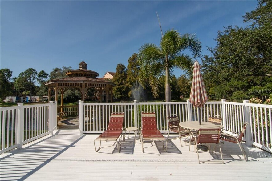 Building Photo - 4240 Central Sarasota Pky