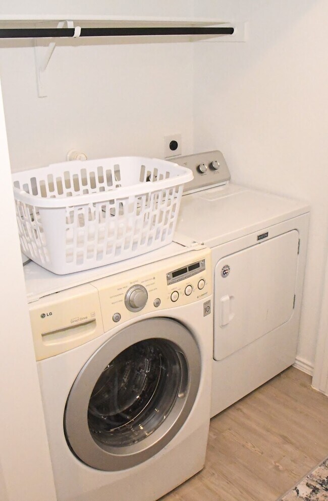 Building Photo - 722 Killdeer Trl