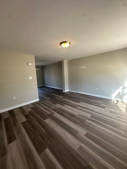 Building Photo - 1212 Superior Pointe Pl