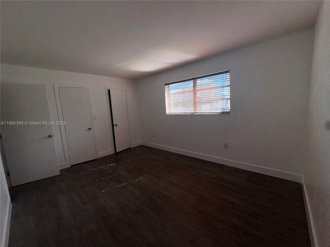 Building Photo - 8405 SW 137th Ave