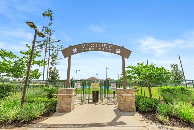 Building Photo - 15818 Weston Ridge Dr