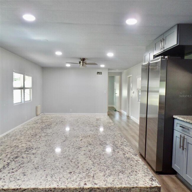 Building Photo - 4637 Fox Ridge Blvd