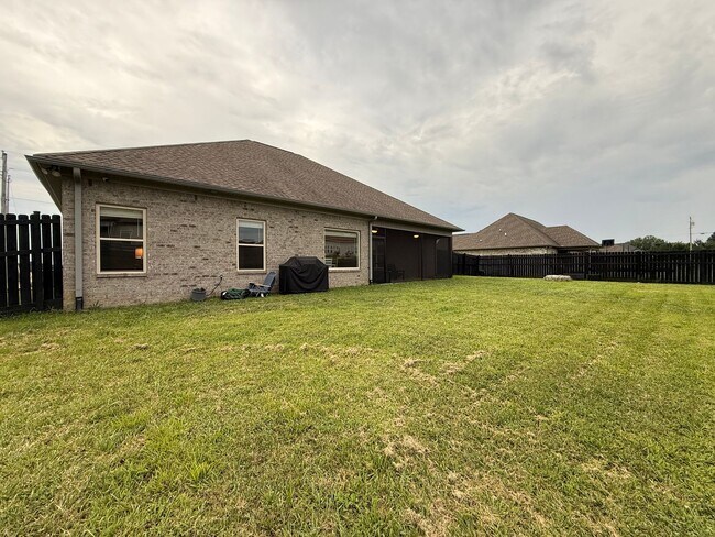 Building Photo - 2604 Etna Dr