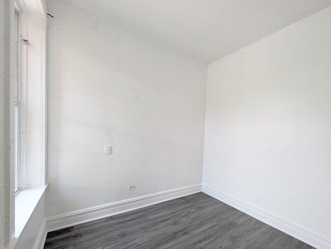 Building Photo - 2323 S Trumbull Ave