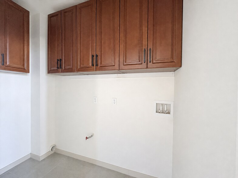 Building Photo - 1506 Lincoln Ave
