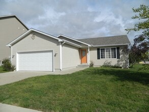 Building Photo - 809 SE 12th St