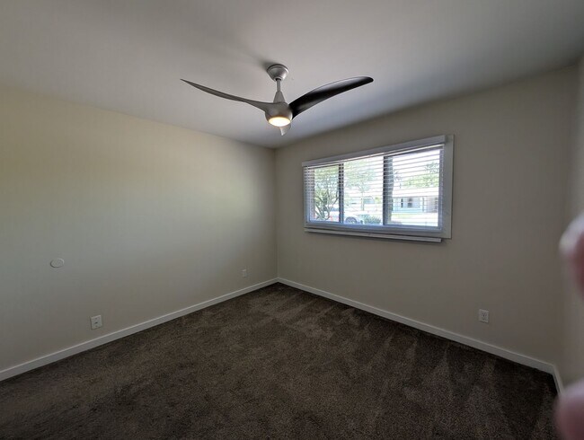 Building Photo - 4 Bedroom Home in Tempe Gardens Near E Sou...