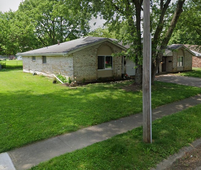 Primary Photo - 43 Teri Dr