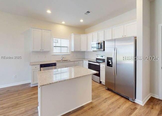 Building Photo - 36 Kelsey Ln