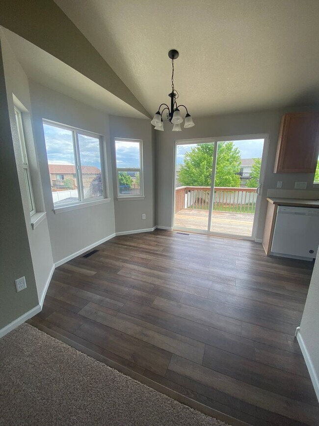Building Photo - 4 BED | 3 BATH | 3 CAR GARAGE | SUMMERSET