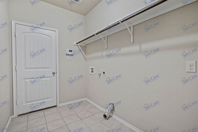 Building Photo - 513 Rustic Oak Ln