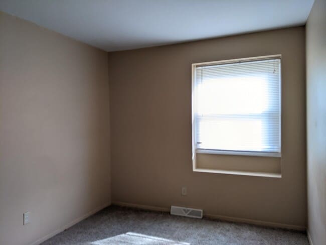 Building Photo - 1703 12th Ave