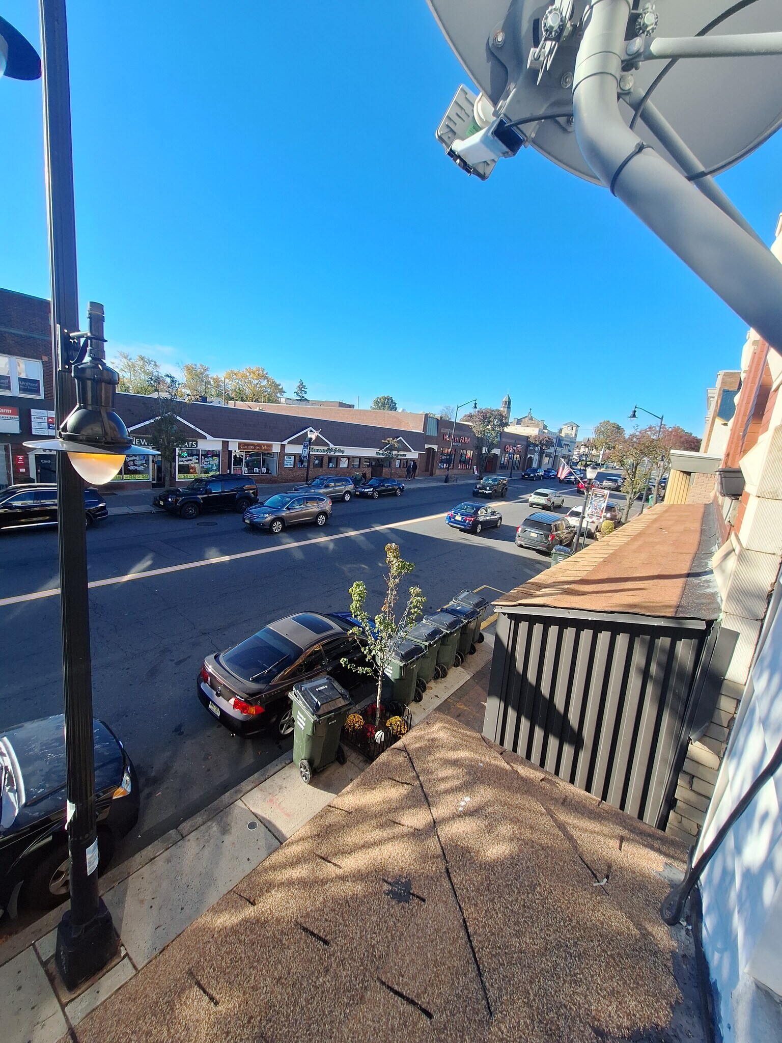 Building Photo - 96 Main St