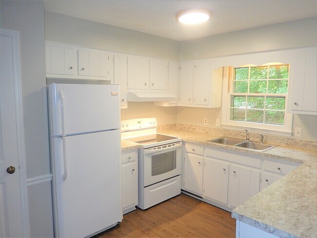 Building Photo - 6720 Glendower Rd