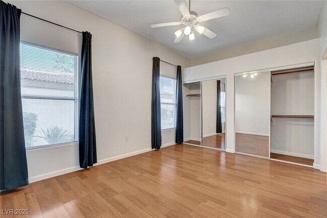 Building Photo - 2305 W Horizon Ridge Pkwy