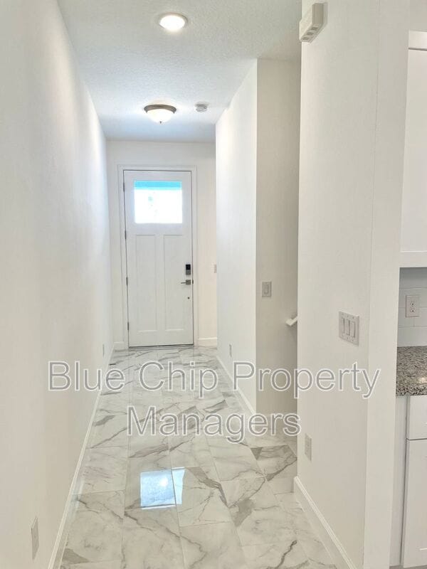 Building Photo - 12101 Via Caselli Ln
