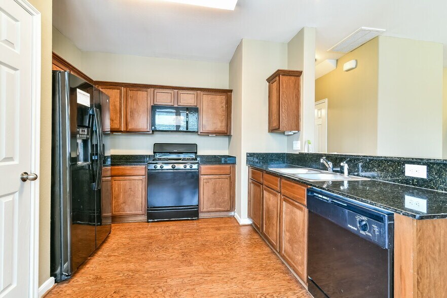 Building Photo - 2703 Sleepy Knoll Dr