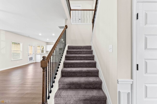 Building Photo - 755 Lakehaven Ln