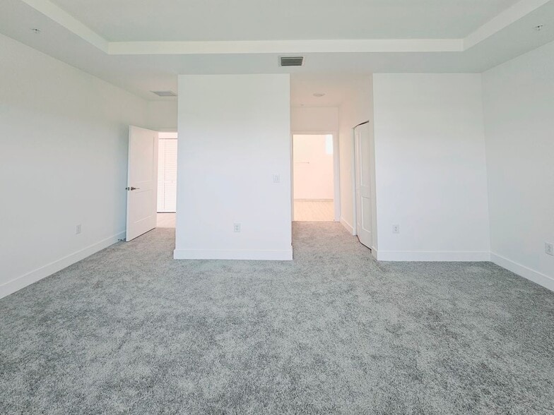Building Photo - 26330 Coco Cay Cir