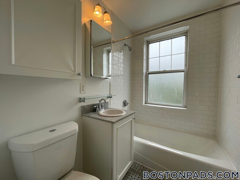 Building Photo - 26 Chauncy St