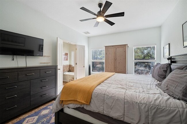 Building Photo - 2317 Amur Dr