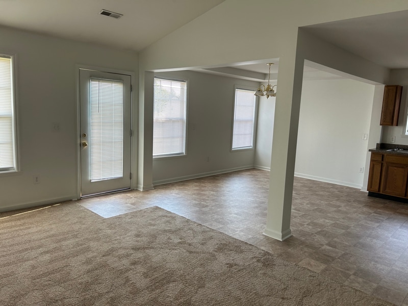 Building Photo - 713 Amber Hill Dr