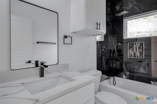 Building Photo - 121 Diamond Head Dr