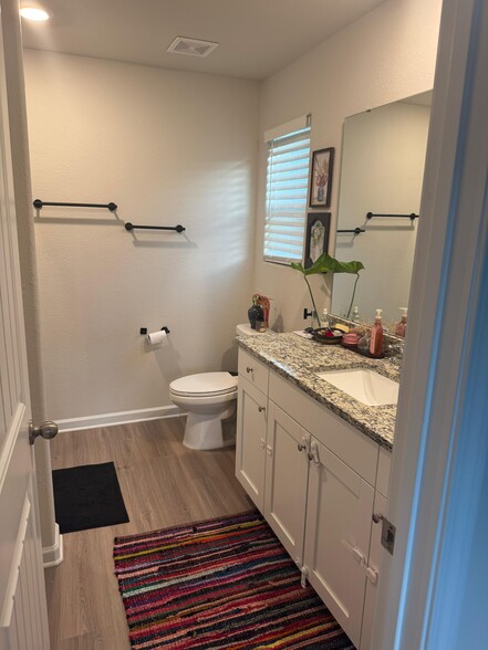 Building Photo - 1904 SW 10th Ct