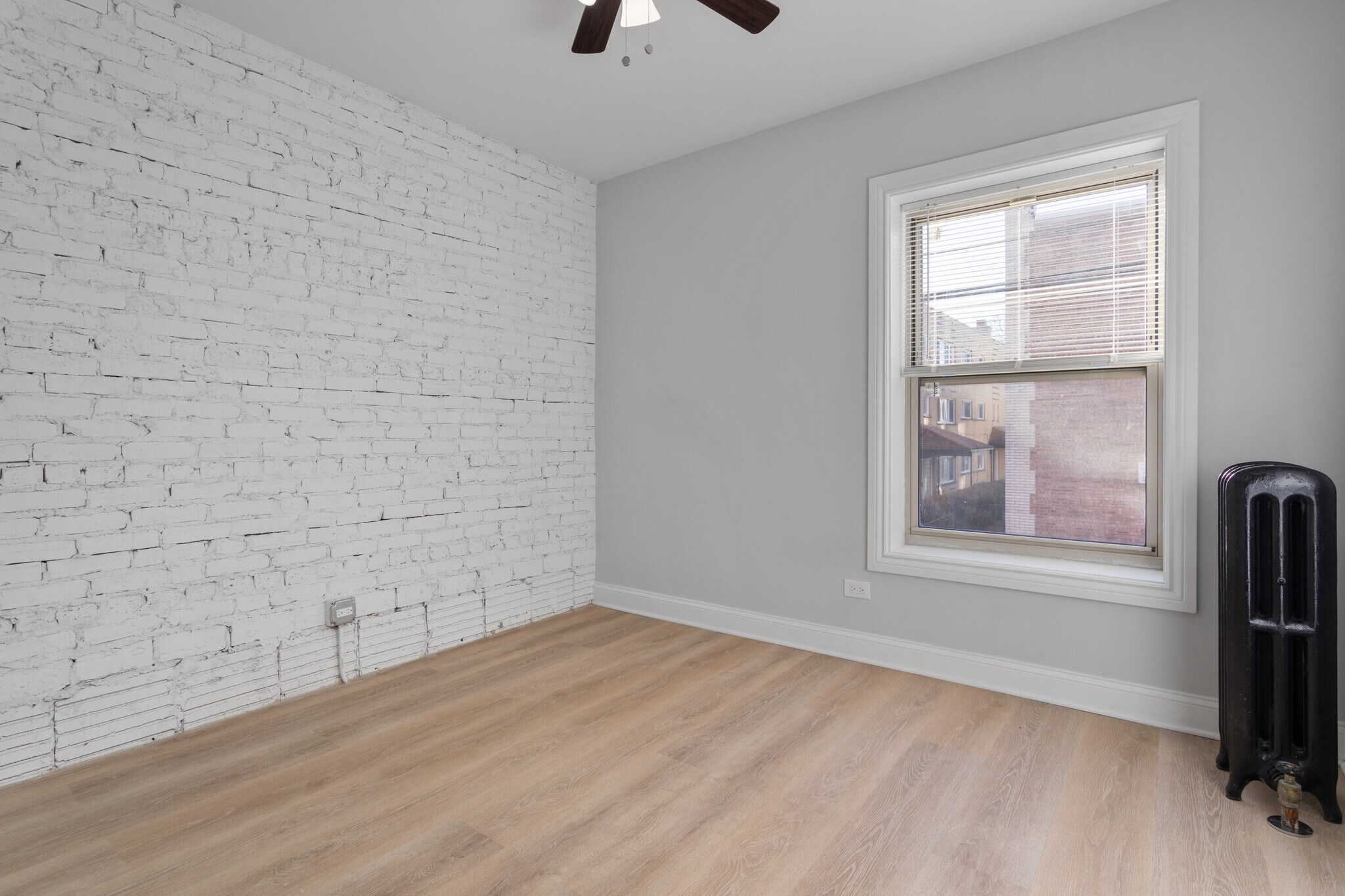 Building Photo - 1631 W Chase Ave