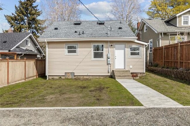 Building Photo - Prime Central Location – Walk to 6th Ave & Proctor Districts