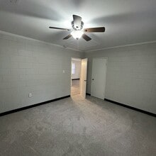 Building Photo - 208 Harper St