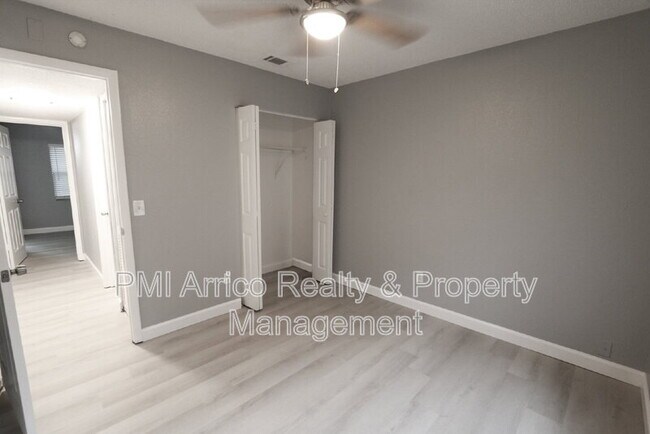 Building Photo - 1810 E 143rd Ave